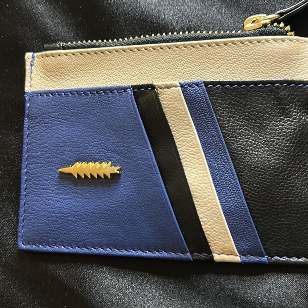 Woman’s accessory - Picture 3 of 9